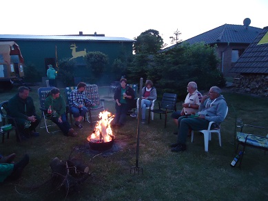 Gemütliche Abende am Lagerfeuer